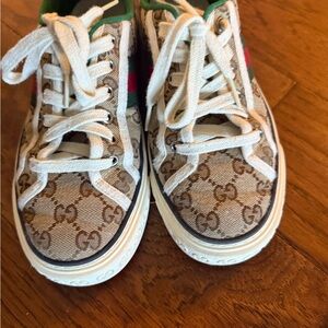 Gucci Beige and Green Logo Sneakers